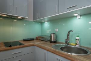 Na Fali Apartament w Karwi