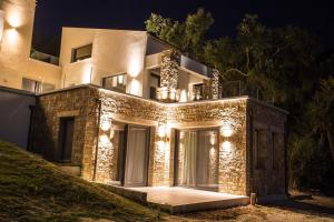 Holiday Home with Garden and Partial Sea View