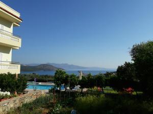 Stelios Apartments