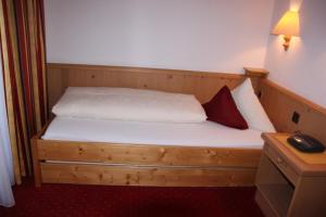 Budget Single Room room in Hotel Camona & Apart Walserhof