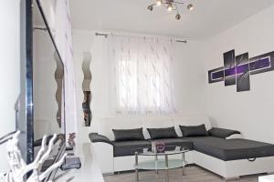 New and modern apartment Karavona Bol