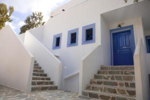 Vardes Hotel Studios