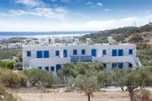 Ξενοδοχείο & Επιπλωμένα Διαμερίσματα Βαρδές  (Vardes Hotel Studios)