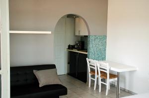 Apartment with Sea View room in Handrina Studios