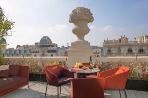 One-Bedroom Apartment - Penthouse  room in Casagrand Luxury Suites