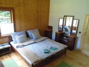 Apartment - Ground Floor room in Chalupa za Křížkem