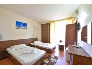 CAMERA COMUNICANTA 3* room in Complex Mediteranean Mamaia