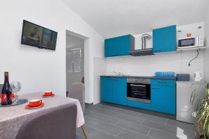 Family apartments Leona Makarska