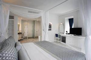 Deluxe Double Room with Sea View room in Alley Prime Hotel