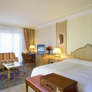 Junior Suite room in Colombi Hotel