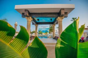 new famagusta hotelandsuites