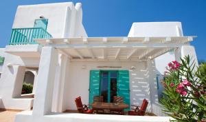 Naoussa Bay Villas Paros Greece