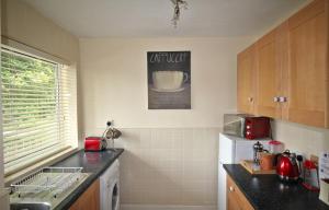 Doncaster - Boswell - Large Balcony Apartment - 2 Double Beds - 2 Bedrooms - Close to Town & Racecourse - Off Street Parking 2 Cars - Fast Wifi