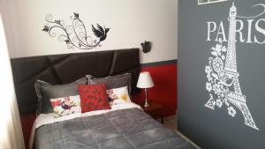 Double Room with Private Bathroom room in Hostal Llampayec