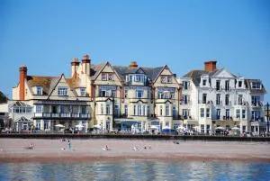 The Kingswood Hotel - 布兰斯科姆