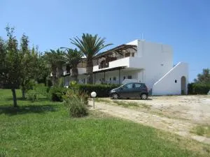 Meroi Studios - Adults Friendly - Skyros
