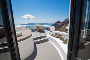 Executive Suite with Outdoor Hot Tub and Caldera View