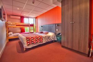 Hotels Logis Hotel Restaurant Le Chalet du Mont Roland : photos des chambres