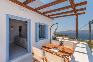 Plaka Suites Milos Greece