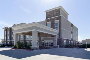 Quality Inn & Suites Victoria East in Kenedy