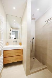 Lux Central Apt at Kolonaki Area