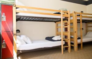 Bed in 8-Bed Male Dormitory Ensuite room in HI Chicago Hostel