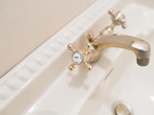 The Sunny Suite - R.Q.C.