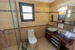 Filon Ktima Beachfront Upscale Villa