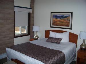 Sandstone Creek Club Condominiums