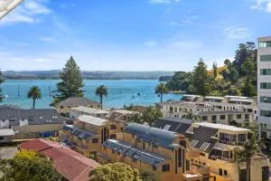 Ocean View Beach Escape - Top Floor Apartments, Mt Maunganui Base - 芒格努伊山