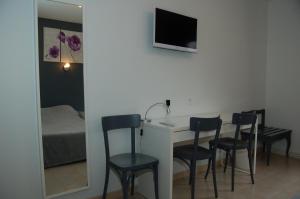 Hotels Le Relais des Primeurs LOGIS HOTEL : photos des chambres