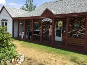 Rose Cottage Bed & Breakfast - Tete Jaune Cache