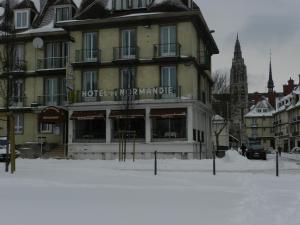 Hotels Logis Le Normandie : photos des chambres