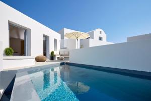 Nova Luxury Suites Santorini Greece