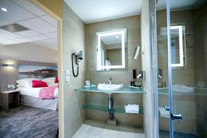 Hotels Hotel Saphir Lyon : photos des chambres