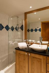 Appartements travelski home premium - Residence Le Hameau du Rocher Blanc 4 stars : photos des chambres