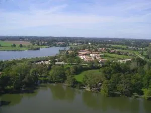 迈松斯迪拉克佩斯卡利斯公寓酒店 - 布雷叙尔