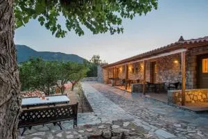 Georgia's Houses (Melitzanakia) - Psifiá