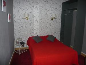 Hotels Hotel - Restaurant Saint Jacques : photos des chambres