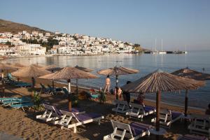 Elina Apartments Andros Greece