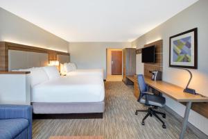 Holiday Inn Express & Suites New Castle by IHG