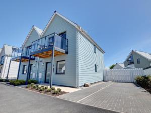 Modern holiday home in Westward Ho near the sea