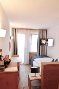 Single Room with Balcony room in Hotel Sarain Active Mountain Resort