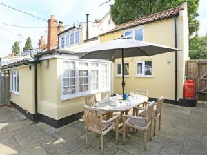 Cozy holiday home in Westleton with garden