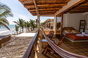 Casa de Playa Bungalows & Restaurant