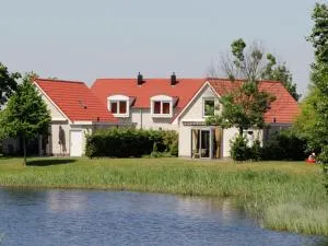 House with garden, in water-rich area - Wessem