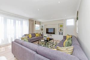 Three-Bedroom Apartment - Penthouse room in Chesham Court Knightsbridge