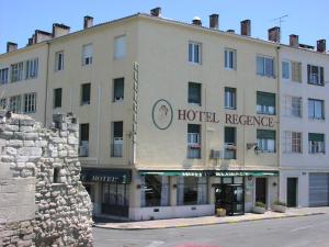 Hotels Le Regence : photos des chambres