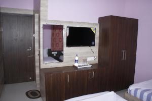 Jeyam Residency