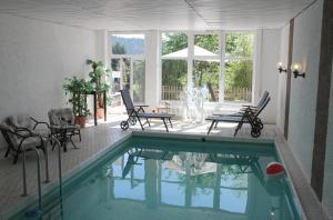 Villa Relax - Ferienwohnungen & Hallenbad & Relaxgarten